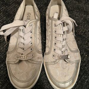Guess - size us 6